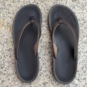 OluKai flip flops!